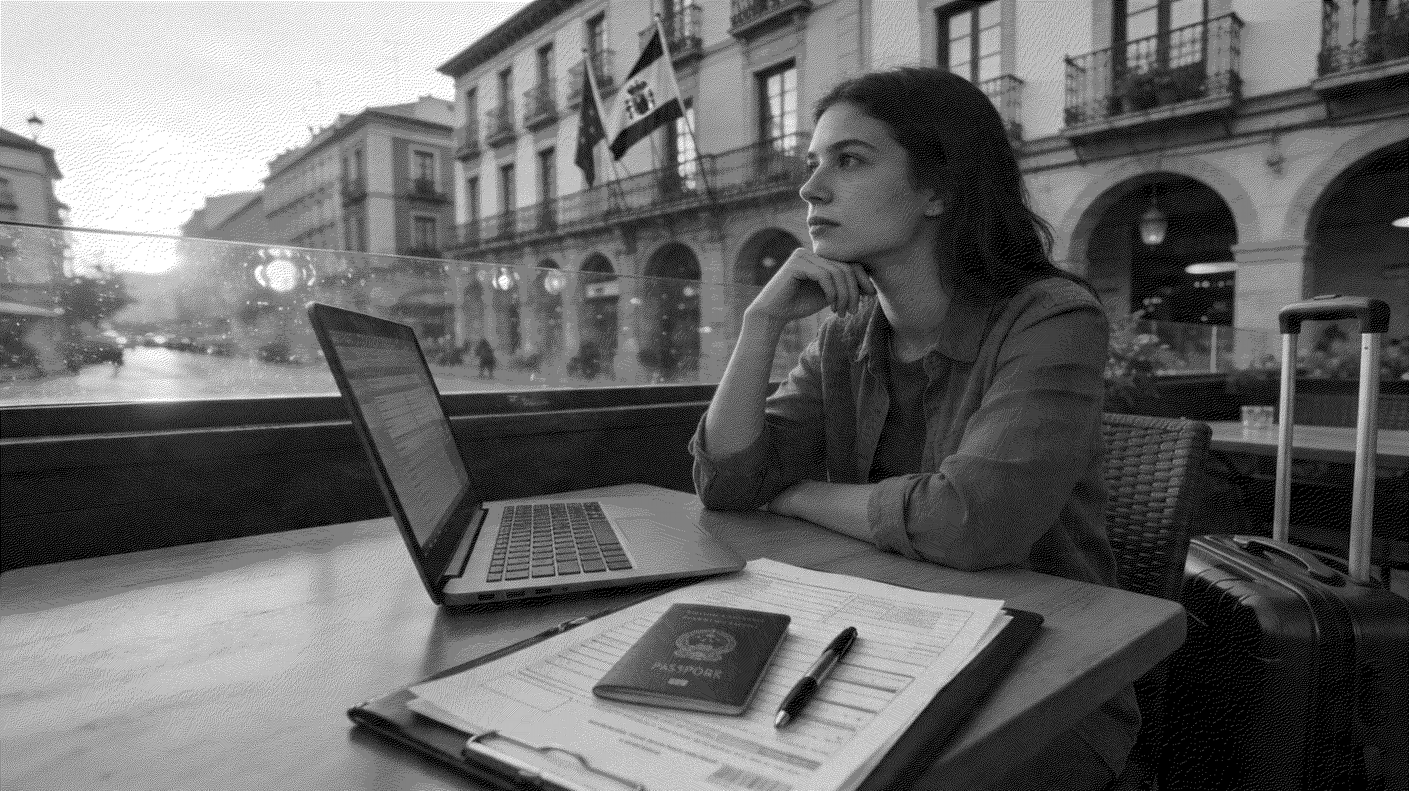 Dra. Francys Villegas, abogada especialista en derecho migratorio y extranjería